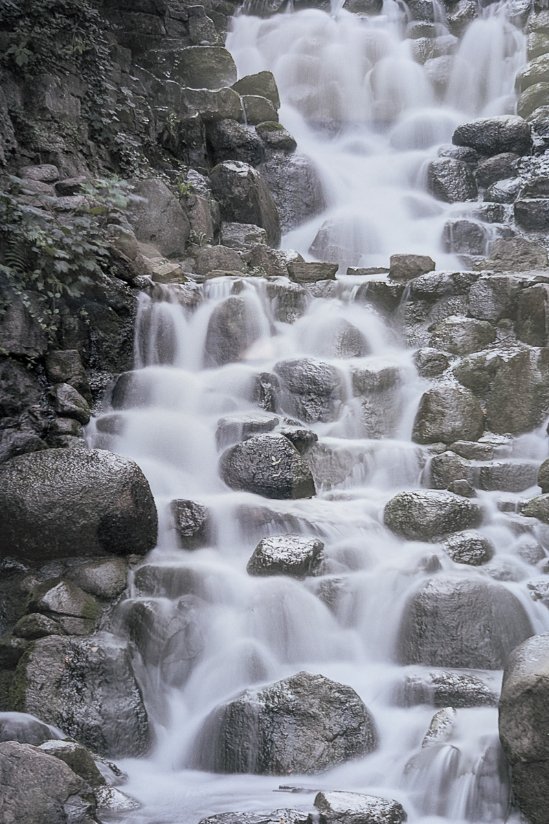 Peter Heibel Wasserfall in Berlin Kreuzberg