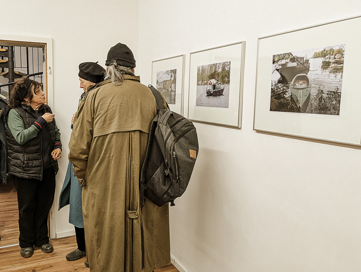 20250122 Vernissage Schiffsnomaden von Reiner Slotta Portrait EH 6